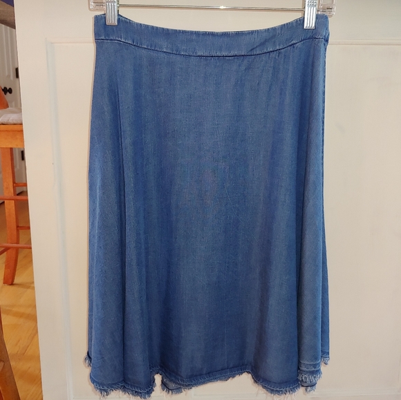 Tina and Jo Blue Denim Circle Skirt + Size Medium - Picture 7 of 7